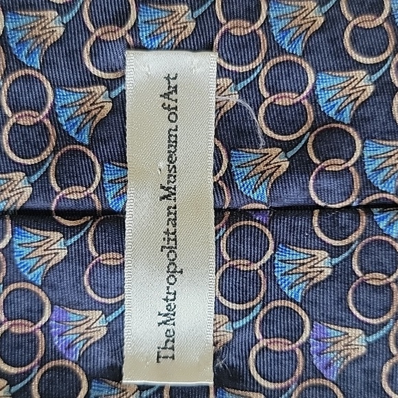 The Metropolitan museum of art silk tie rings and flowers blue - Picture 4 of 5